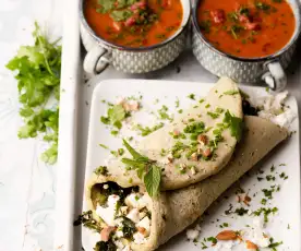 Menú: Sopa de tomate y judías. Tortilla con kale y queso feta