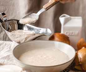 Sauce soubise (béchamel à l'oignon)