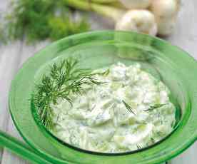 Tzatziki (dip de yogur y pepino)