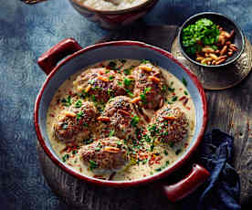 Koftas in Tahin-Sauce