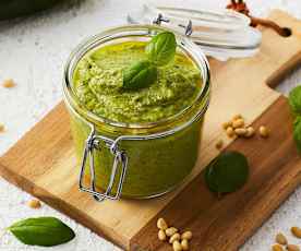 Pesto di zucchine e basilico