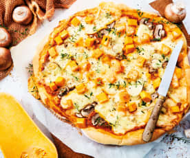 Pizza courge, champignons et fromage à raclette 