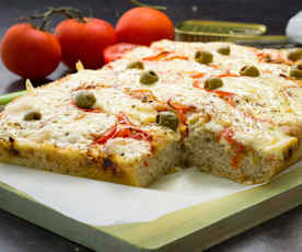 Pizza Con Borde Relleno De Queso Cookidoo La Plataforma De Recetas Oficial De Thermomix