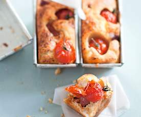 Cake au chèvre, parmesan et tomates