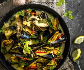 Blue Mussels with Herbed Cream Sauce