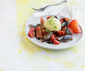 Ensalada de tomate y sardina ahumada con helado de aceite de oliva