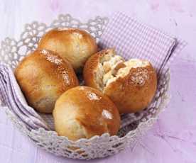 Krapfen mit Aprikosen-Frischkäse-Füllung