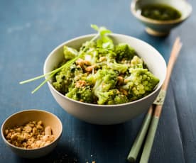 Salade asiatique de brocoli et chou romanesco