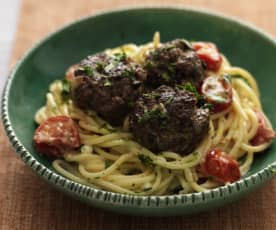 Oliven-Fleischbällchen mit Spaghetti