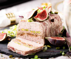 Terrine de porc, poulet et foie gras avec chutney de figues au porto