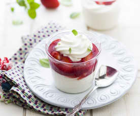 Mousse de chèvre, compotée de fraises