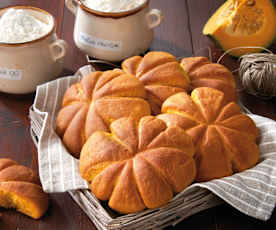 Halloweenowe bułeczki dyniowe