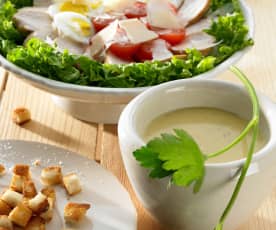 Caesar-Salat mit Hähnchenbrust