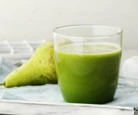 Apple and pear detox juice