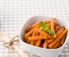 Cenouras salteadas com hortelã