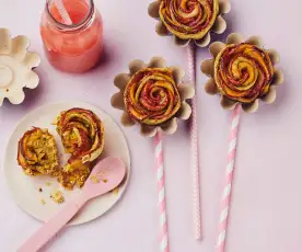 Minitartelettes fleurs à la pomme, pistache et cannelle