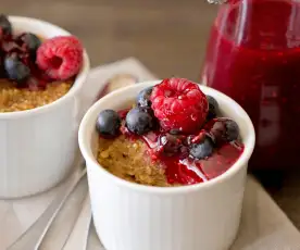 Quinoa puddings with raspberry coulis