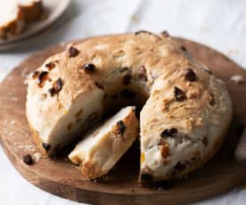 Vegan Brioche with Dried Fruit and Nuts