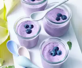 Leichte Blaubeer-Joghurt-Creme