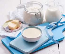 Szybki sos beszamelowy