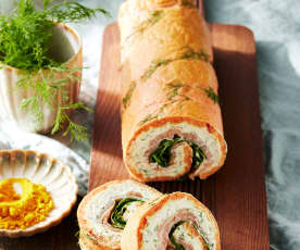 Weißbrot-Lachs-Rolle