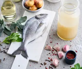 Caldo de peixe líquido