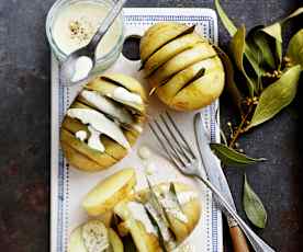 Pommes de terre en éventail à la crème de gouda