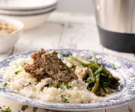 Menu: Pudim de carne com cogumelos, feijão-verde e arroz de couve-flor