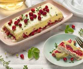 Vanilleparfait mit Walderdbeeren