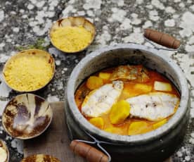 Fish stew with cassava flour (Muzongué com musseque)