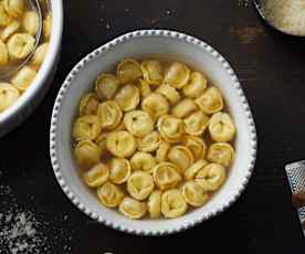 Tortellini in brodo