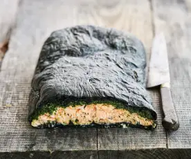 Lombo de salmão em pão preto