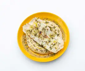 Hummus z za'atarem i pieczywem maca