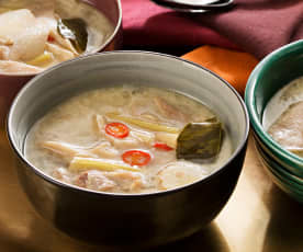 Sopa de pollo y leche de coco (Tom kha kai) - Tailandia