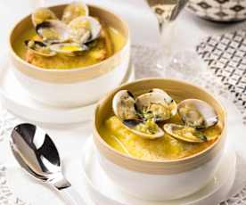 Zuppa di vongole e uova