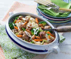 Kurczak po azjatycku z migdałami