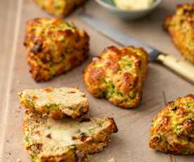 Zucchini-Scones mit getrockneten Aprikosen