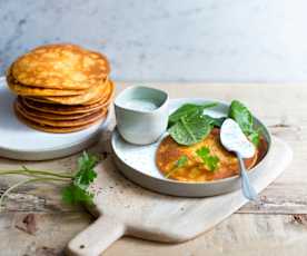 Blinis de patate douce, yaourt à la coriandre