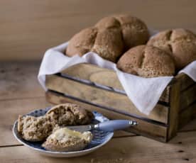 Pearl barley bread rolls