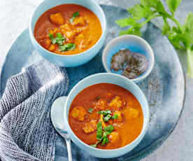 Ajvar-Sellerie-Cremesuppe mit Lachs