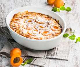 Marillen-Clafoutis mit Marzipan