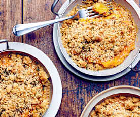 Crumble de courge butternut à la pomme et aux noix