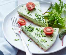 Tarta de queso cremoso con hierbas