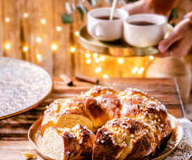 Brioche de Noël au sucre et à la cannelle