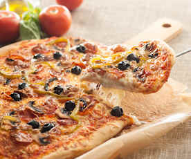 Pizza pepperoni z pieczarkami