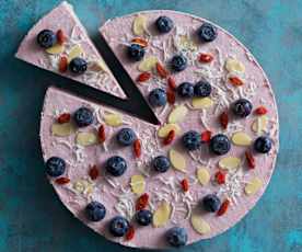Raw strawberry cheesecake