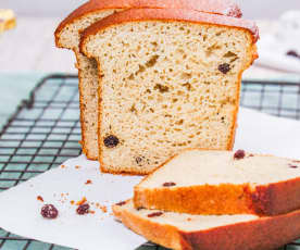 Pão doce de banana com passas sem glúten