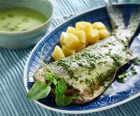 Menü: Salat-Cremesuppe, Seebarsch an einer Brunnenkresse-Sauce und Kartoffeln