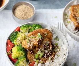 Teriyaki-Tempeh mit Reis und Gemüse