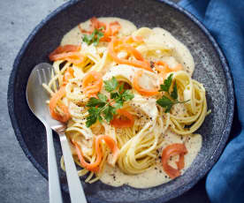 Spaghetti mit Senfsauce und Lachs